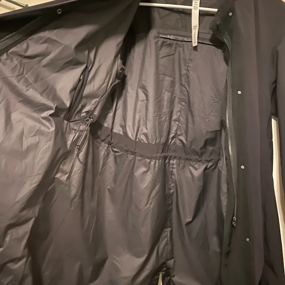 Lululemon Jacket - Picture 2 of 4